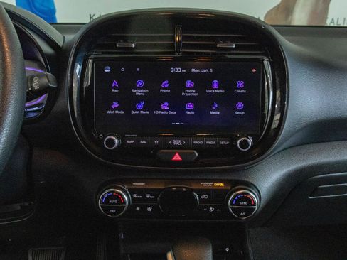 Used 2024 Kia Soul S image 4