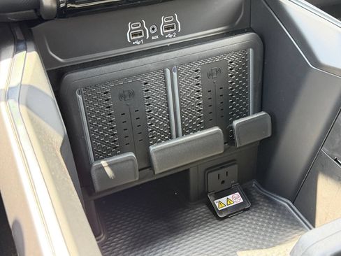New 2026 RAM 3500 Laramie AWD/4WD image 29