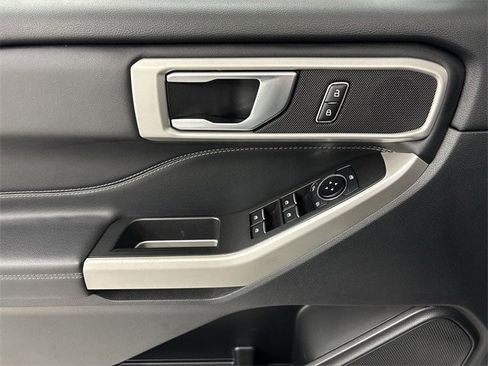 Certified 2023 Ford Explorer XLT w/ Equipment Group 202A image 5