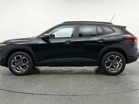 Used 2025 Chevrolet Trax LT image 5