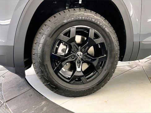 New 2026 Volkswagen Atlas Peak Edition image 12