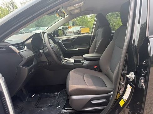 Certified 2025 Toyota RAV4 LE AWD/4WD image 28