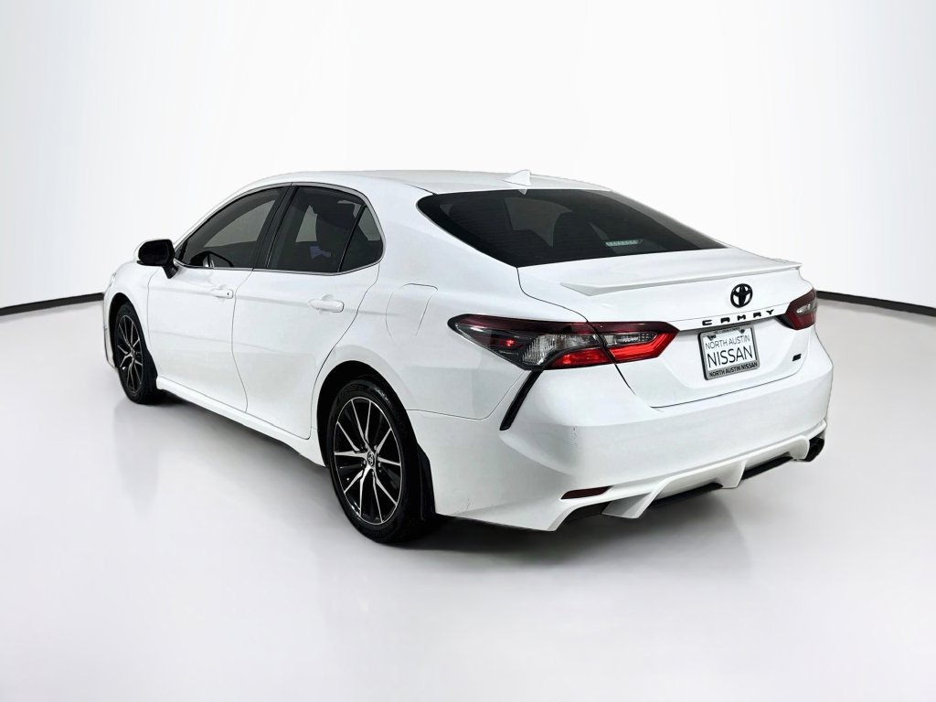 Used 2023 Toyota Camry SE FWD image 5