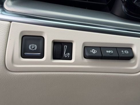 Used 2025 Cadillac XT5 Premium Luxury w/ Technology Package FWD image 9