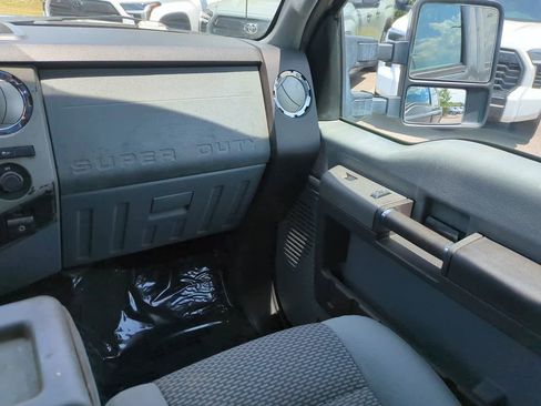 Used 2011 Ford F250 XLT w/ XLT Premium Pkg AWD/4WD image 14
