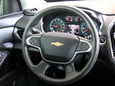Used 2021 Chevrolet Traverse LS image 11