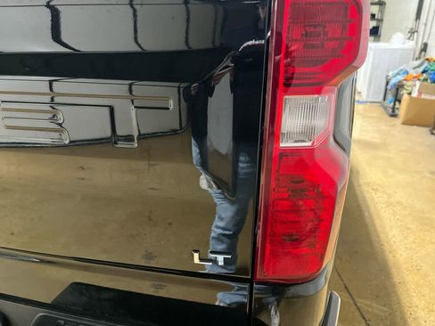 Used 2025 Chevrolet Silverado 1500 LT image 12