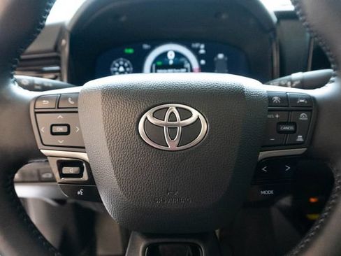 Used 2025 Toyota Camry XSE FWD image 18