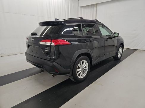 Used 2022 Toyota Corolla Cross LE image 3
