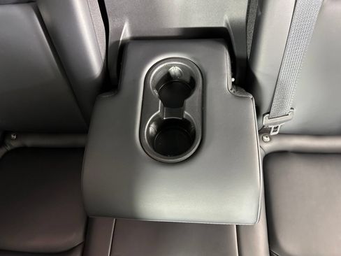 Used 2022 Tesla Model Y Performance AWD/4WD image 32