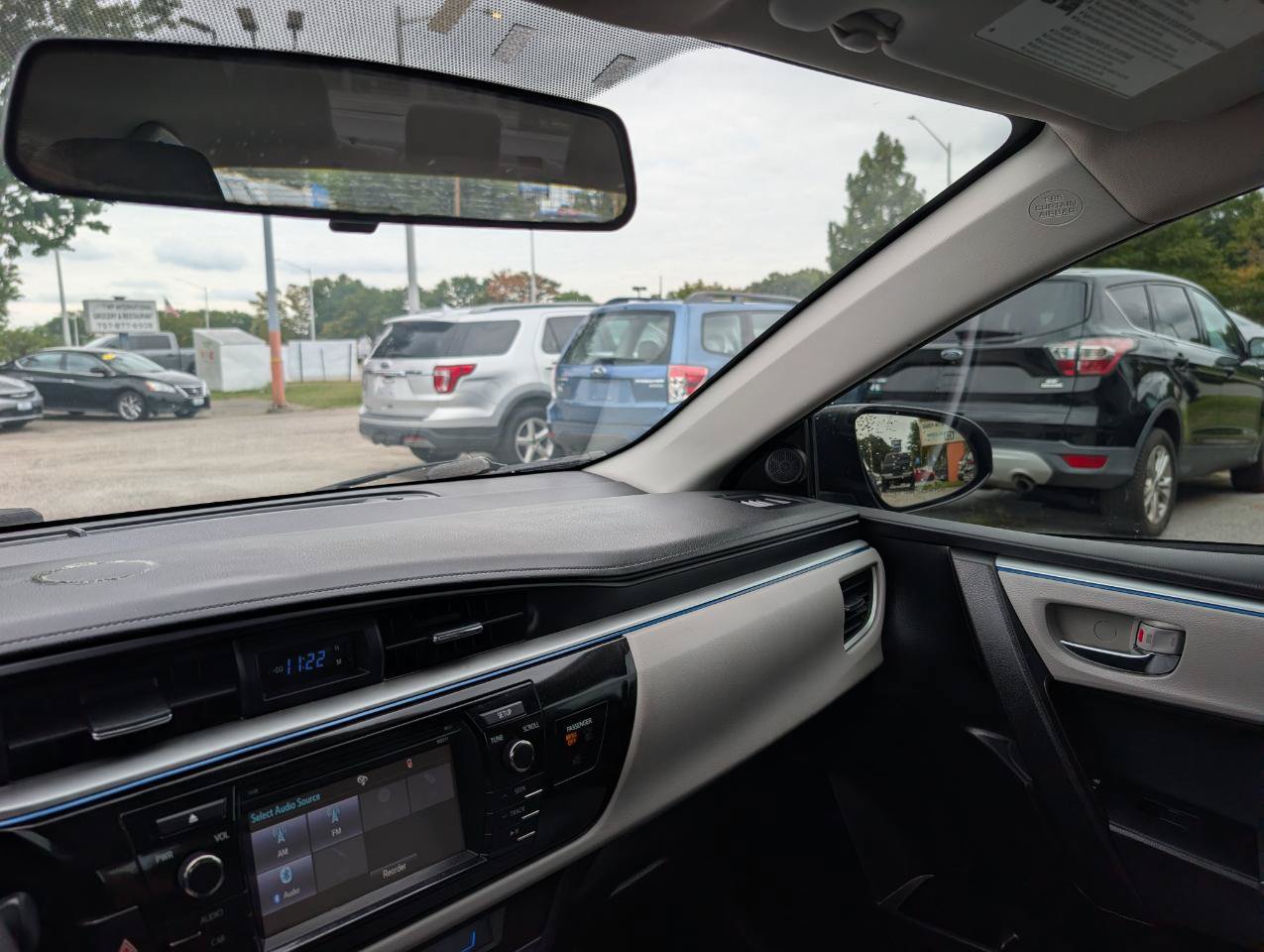 Used 2016 Toyota Corolla LE FWD image 20