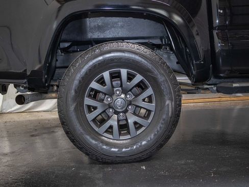 Used 2021 Toyota Tacoma SR5 RWD image 8