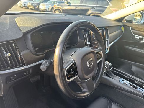 Used 2017 Volvo V90 T6 Cross Country image 25