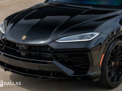 Used 2025 Lamborghini Urus SE image 6