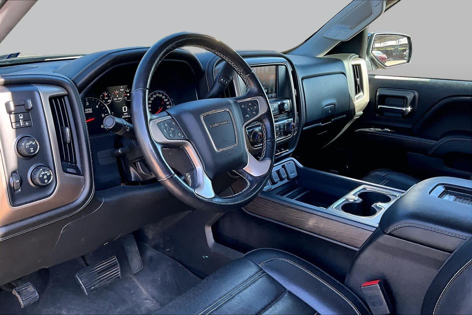 Used 2018 GMC Sierra 1500 Denali w/ Denali Ultimate Package AWD/4WD image 16