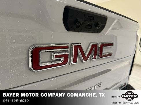 Used 2025 GMC Sierra 2500 AT4 image 30