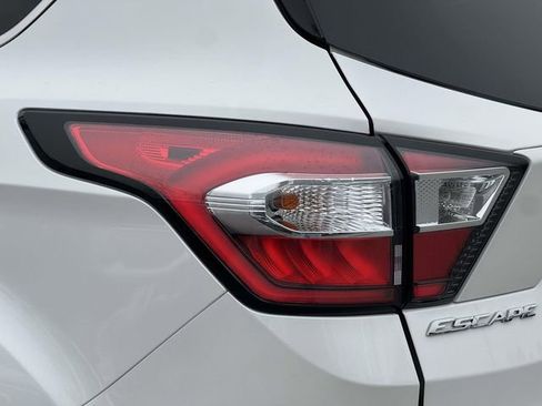 Used 2018 Ford Escape Titanium image 8