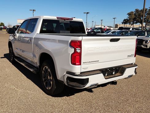 Used 2024 Chevrolet Silverado 1500 High Country w/ Z71 Off-Road Package image 3