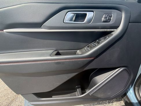 Used 2025 Ford Explorer ST-Line w/ Premium Package image 17