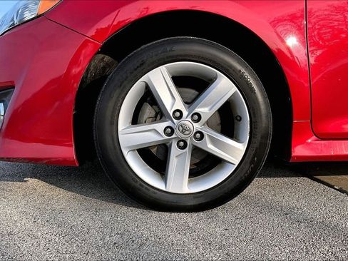 Used 2013 Toyota Camry SE image 10
