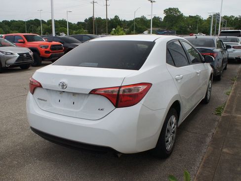 Used 2017 Toyota Corolla LE FWD image 4