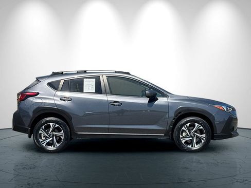 Used 2024 Subaru Crosstrek 2.0i Premium image 3