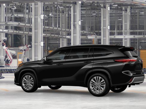New 2026 Toyota Highlander Platinum image 5