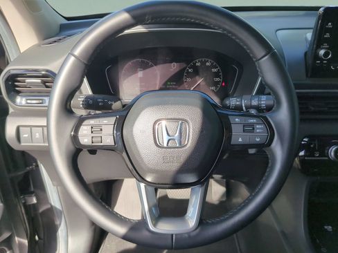 Used 2025 Honda Pilot EX-L image 11