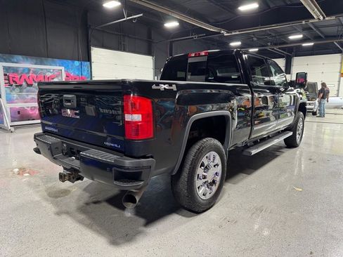 Used 2016 GMC Sierra 2500 Denali w/ Duramax Plus Package AWD/4WD image 5