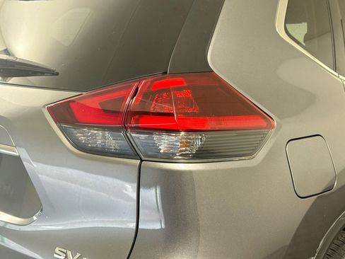 Used 2020 Nissan Rogue SV AWD/4WD image 34