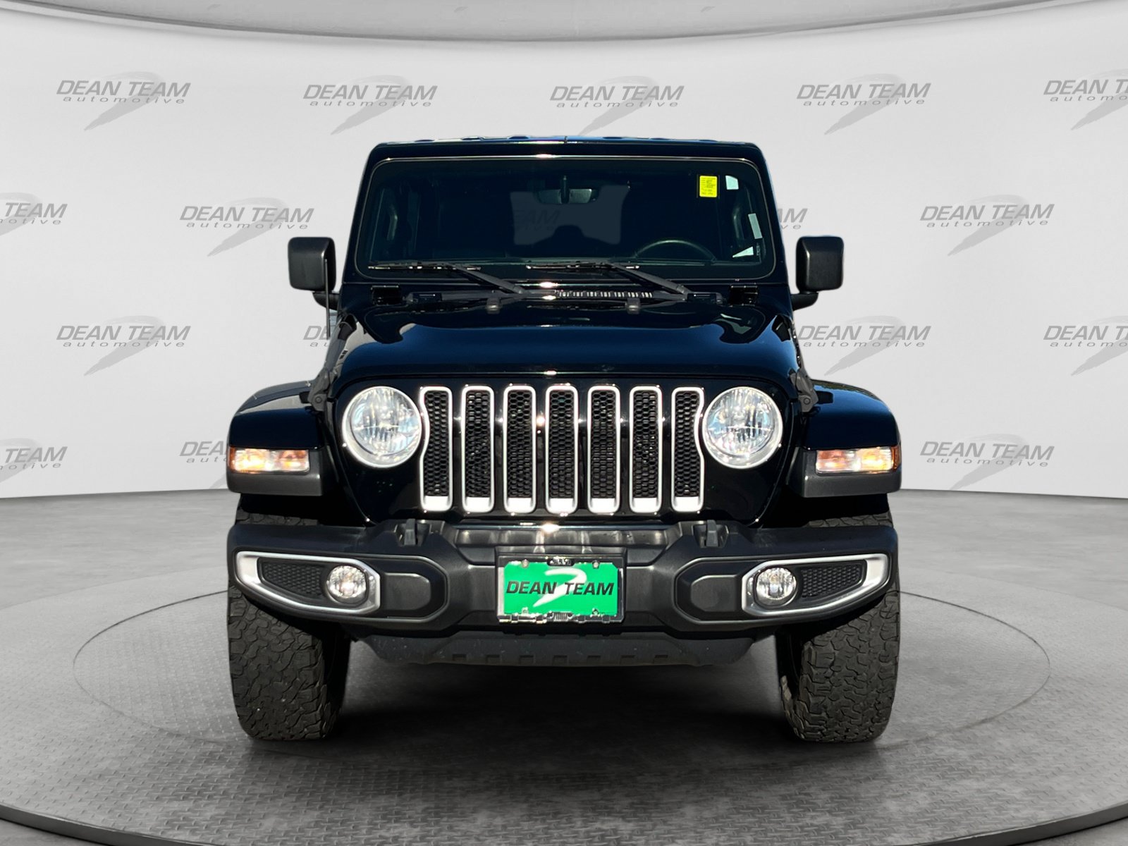 Used 2018 Jeep Wrangler Unlimited Sahara w/ Dual Top Group AWD/4WD image 2
