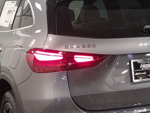 New 2026 Mercedes-Benz GLA 250 4MATIC image 9