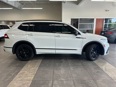 Used 2022 Volkswagen Tiguan SE R-Line AWD/4WD image 10