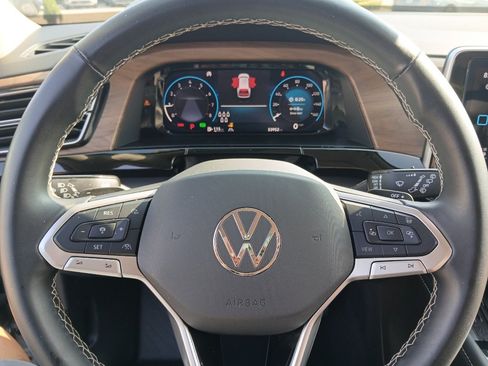 Certified 2025 Volkswagen Atlas SE FWD image 14
