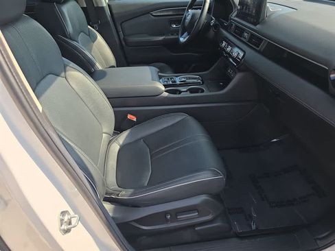 Certified 2025 Honda Pilot Elite image 12