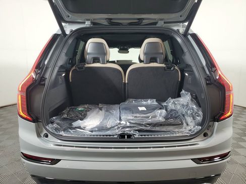 New 2026 Volvo XC90 T8 Ultra w/ Protection Package Premier AWD/4WD image 9