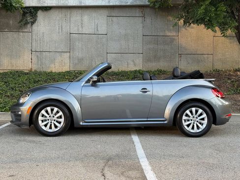 Used 2018 Volkswagen Beetle 2.0T Coast FWD image 13