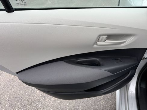 Used 2025 Toyota Corolla LE FWD image 24