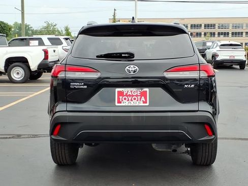 Certified 2025 Toyota Corolla Cross XLE FWD image 5