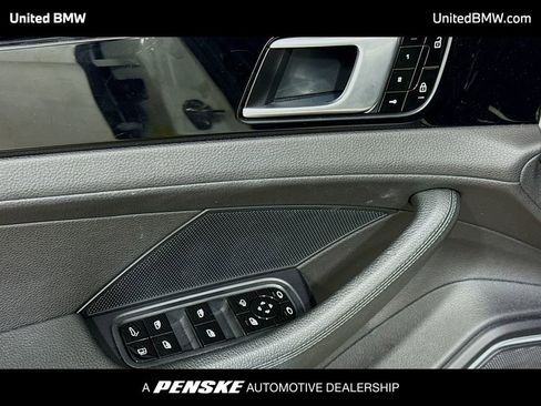 Used 2019 Porsche Panamera 4 image 3