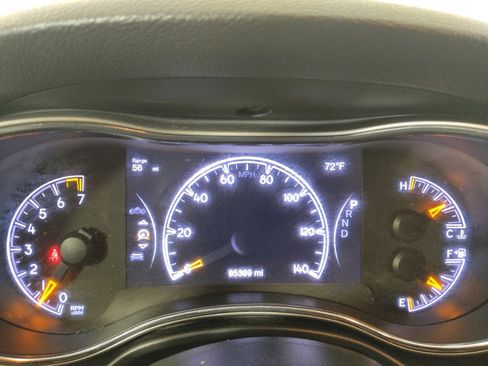 Used 2021 Jeep Grand Cherokee Trailhawk AWD/4WD image 23