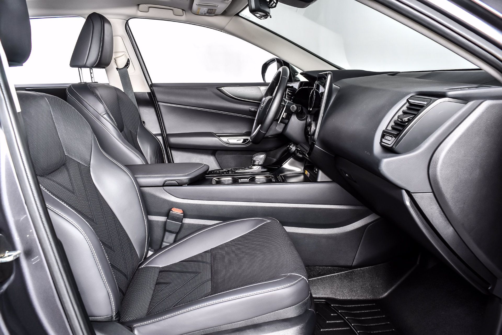 Used 2025 Lexus NX 450h+ AWD w/ Towing Package (2000 Lbs) image 23