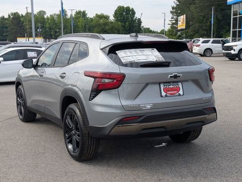 New 2026 Chevrolet Trax ACTIV w/ Sunroof Package FWD image 5
