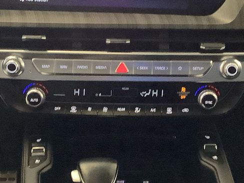 Used 2024 Kia Telluride SX image 28