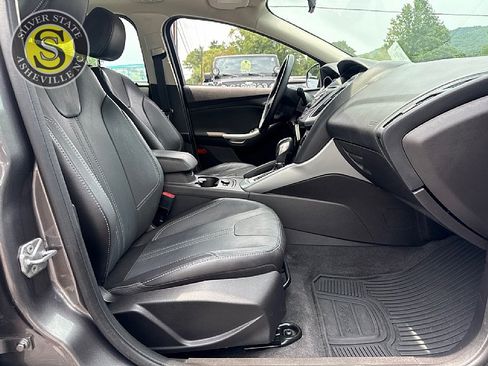 Used 2014 Ford Focus SE w/ Equipment Group 201A FWD image 17