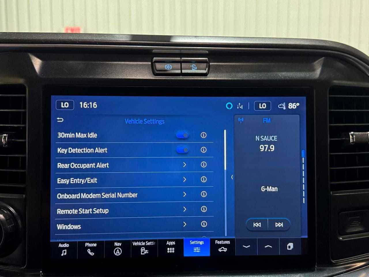 Used 2025 Ford F450 Platinum w/ FX4 Off-Road Package AWD/4WD image 24