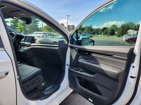 Used 2024 Honda Odyssey Touring image 32