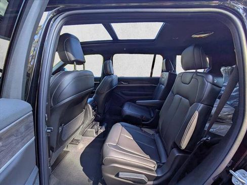 New 2025 Jeep Grand Cherokee L Limited image 19