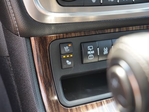 Used 2013 GMC Acadia Denali AWD/4WD image 29