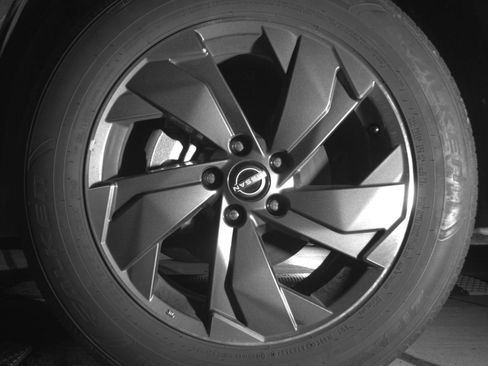 Used 2025 Nissan Rogue SV FWD image 15
